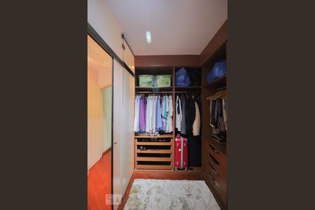 Casa à venda com 300m², 2 quartos e 2 vagasCloset da suíte 1