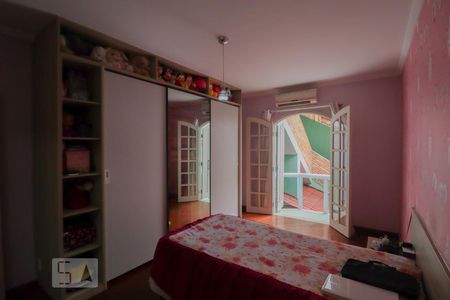 Casa à venda com 300m², 2 quartos e 2 vagasSuíte 2