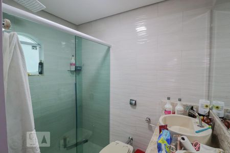 Casa à venda com 300m², 2 quartos e 2 vagasBanheiro da Suíte 2