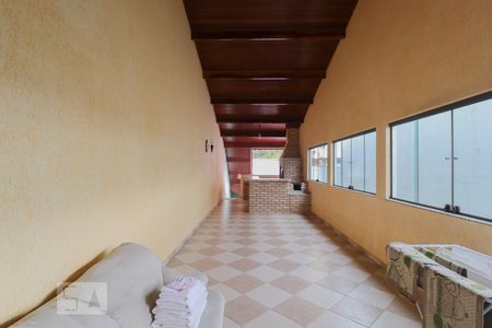 Casa à venda com 300m², 2 quartos e 2 vagasSalão de festas