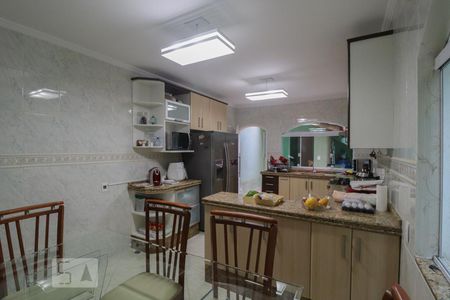 Casa à venda com 300m², 2 quartos e 2 vagasCozinha