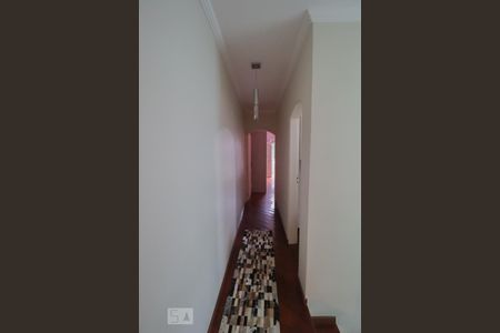 Casa à venda com 300m², 2 quartos e 2 vagasCorredor