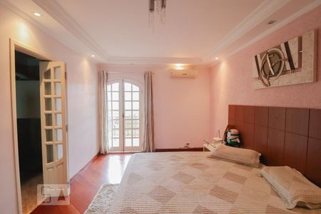 Casa à venda com 300m², 2 quartos e 2 vagasSuíte 1