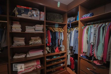 Casa à venda com 300m², 2 quartos e 2 vagasCloset da suíte 1