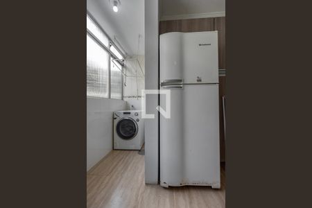 Apartamento à venda com 104m², 3 quartos e sem vaga Apartamento à venda com 104m², 3 quartos e sem vagaCozinha e Área de Serviço