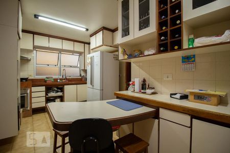 Apartamento à venda com 130m², 4 quartos e 3 vagas Apartamento à venda com 130m², 4 quartos e 3 vagasCozinha