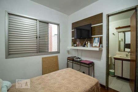 Apartamento à venda com 130m², 4 quartos e 3 vagas Apartamento à venda com 130m², 4 quartos e 3 vagasQuarto 3 - Suíte