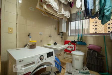 Apartamento à venda com 130m², 4 quartos e 3 vagas Apartamento à venda com 130m², 4 quartos e 3 vagasÁrea de Serviço