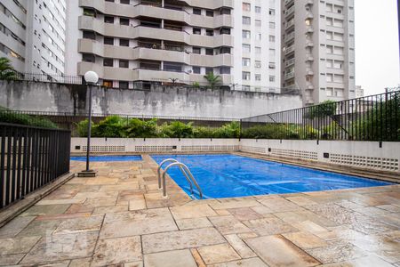 Apartamento à venda com 130m², 4 quartos e 3 vagas Apartamento à venda com 130m², 4 quartos e 3 vagasPiscina