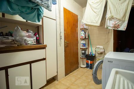 Apartamento à venda com 130m², 4 quartos e 3 vagas Apartamento à venda com 130m², 4 quartos e 3 vagasÁrea de Serviço