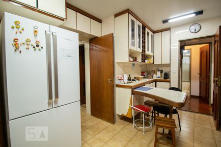 Apartamento à venda com 130m², 4 quartos e 3 vagas Apartamento à venda com 130m², 4 quartos e 3 vagasCozinha