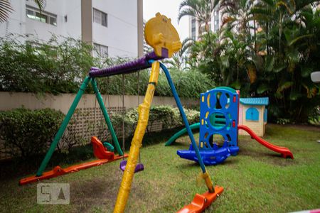 Apartamento à venda com 130m², 4 quartos e 3 vagas Apartamento à venda com 130m², 4 quartos e 3 vagasPlayground