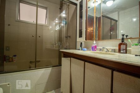 Apartamento à venda com 130m², 4 quartos e 3 vagas Apartamento à venda com 130m², 4 quartos e 3 vagasBanheiro Quarto 4