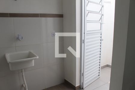 Área de Serviço de casa para alugar com 1 quarto, 30m² em Vila Cleonice, São Paulo