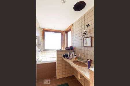 Apartamento à venda com 470m², 4 quartos e 4 vagasBanheiro da Suíte