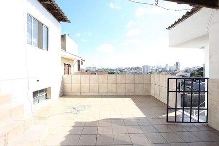 Casa à venda com 55m², 1 quarto e sem vagaQuintal