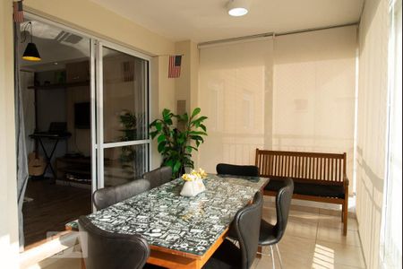 Apartamento à venda com 112m², 3 quartos e 2 vagas Apartamento à venda com 112m², 3 quartos e 2 vagasVaranda do Quarto