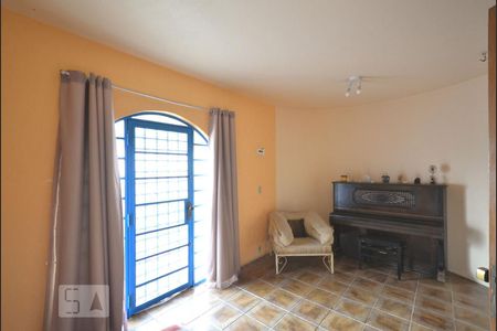 Sala de TV de casa à venda com 4 quartos, 554m² em Jardim da Gloria, São Paulo