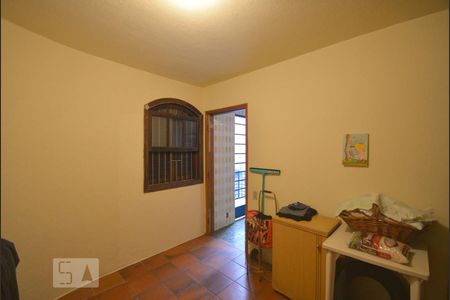 Casa à venda com 554m², 4 quartos e 4 vagas Casa à venda com 554m², 4 quartos e 4 vagasQuarto de Serviço