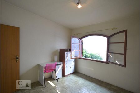 Casa à venda com 554m², 4 quartos e 4 vagas Casa à venda com 554m², 4 quartos e 4 vagasQuarto 3