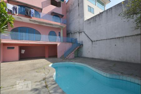 Casa à venda com 554m², 4 quartos e 4 vagas Casa à venda com 554m², 4 quartos e 4 vagasArea Externa