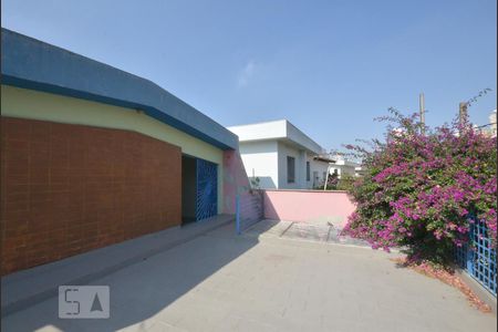 Casa à venda com 554m², 4 quartos e 4 vagas Casa à venda com 554m², 4 quartos e 4 vagasVaranda Externa