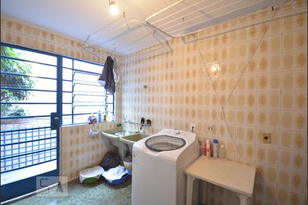 Casa à venda com 554m², 4 quartos e 4 vagas Casa à venda com 554m², 4 quartos e 4 vagasArea de Serviço