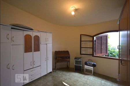 Casa à venda com 554m², 4 quartos e 4 vagas Casa à venda com 554m², 4 quartos e 4 vagasQuarto 4