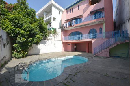 Casa à venda com 554m², 4 quartos e 4 vagas Casa à venda com 554m², 4 quartos e 4 vagasArea Externa