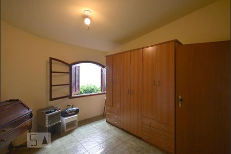 Casa à venda com 554m², 4 quartos e 4 vagas Casa à venda com 554m², 4 quartos e 4 vagasQuarto 4