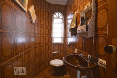 Casa à venda com 554m², 4 quartos e 4 vagas Casa à venda com 554m², 4 quartos e 4 vagasLavabo