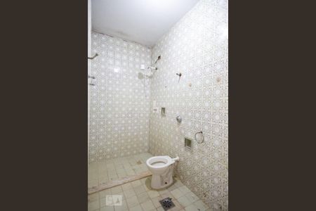 Casa para alugar com 300m², 8 quartos e 1 vaga Casa para alugar com 300m², 8 quartos e 1 vagaBanheiro da Suíte 1