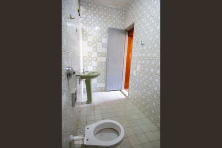 Casa para alugar com 300m², 8 quartos e 1 vaga Casa para alugar com 300m², 8 quartos e 1 vagaBanheiro da Suíte 1