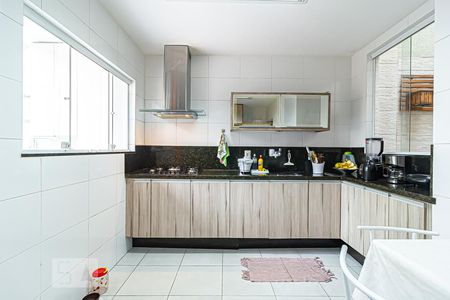 Casa à venda com 156m², 3 quartos e 1 vagaCozinha