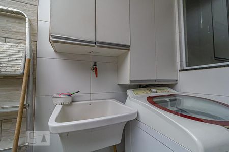 Casa à venda com 156m², 3 quartos e 1 vagaÁrea de Serviço