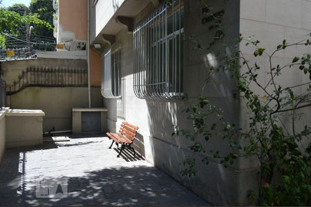 Entrada de apartamento à venda com 2 quartos, 70m² em Icaraí, Niterói