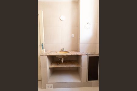 Apartamento para alugar com 70m², 2 quartos e sem vagaBanheiro