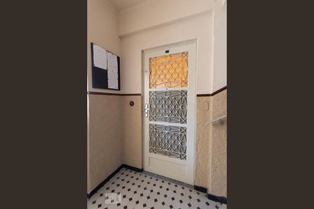 Apartamento para alugar com 70m², 2 quartos e sem vagaEntrada