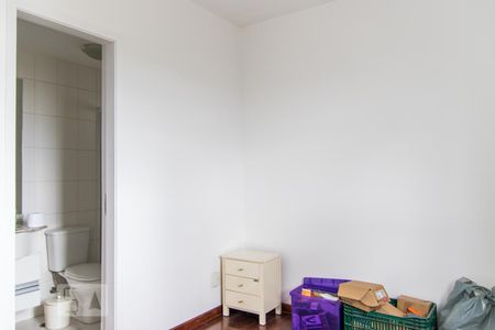 Apartamento à venda com 77m², 2 quartos e 2 vagas Apartamento à venda com 77m², 2 quartos e 2 vagasSuíte