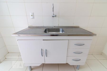 Apartamento à venda com 52m², 2 quartos e 1 vagaCozinha - pia e gabinete