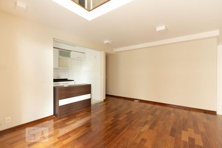 Apartamento à venda com 77m², 1 quarto e 1 vagaSala