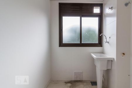 Apartamento à venda com 95m², 3 quartos e 2 vagas Apartamento à venda com 95m², 3 quartos e 2 vagasDetalhe da area de serviço