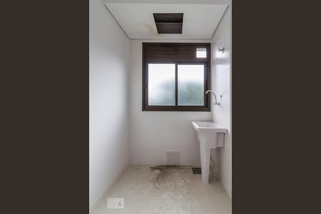 Apartamento à venda com 95m², 3 quartos e 2 vagas Apartamento à venda com 95m², 3 quartos e 2 vagasDetalhe da area de serviço