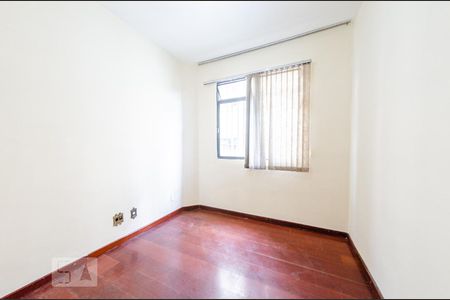 Quarto 1 de apartamento para alugar com 3 quartos, 80m² em Padre Eustáquio, Belo Horizonte