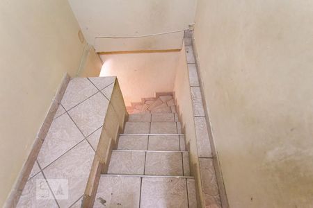 Casa para alugar com 200m², 3 quartos e 1 vaga Casa para alugar com 200m², 3 quartos e 1 vagaEscada