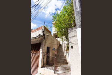 Casa para alugar com 200m², 3 quartos e 1 vaga Casa para alugar com 200m², 3 quartos e 1 vagaFachada