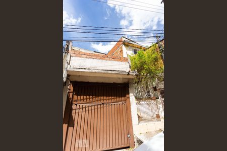 Casa para alugar com 200m², 3 quartos e 1 vaga Casa para alugar com 200m², 3 quartos e 1 vagaFachada