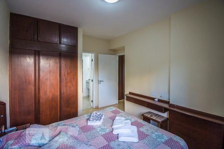 Quarto de apartamento à venda com 1 quarto, 50m² em Cambuí, Campinas