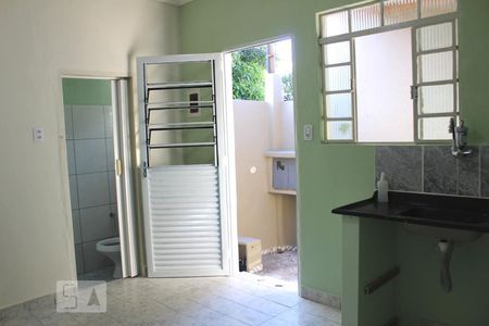 Cozinha de casa para alugar com 1 quarto, 36m² em Vila Verde, São Paulo