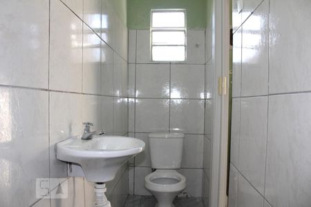 Banheiro de casa para alugar com 1 quarto, 36m² em Vila Verde, São Paulo